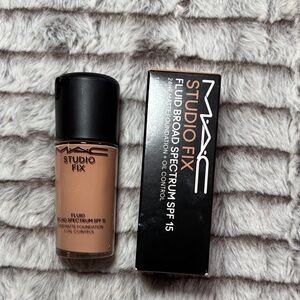 MAC Cosmetics Studio Fix Fluid Foundation - NW30